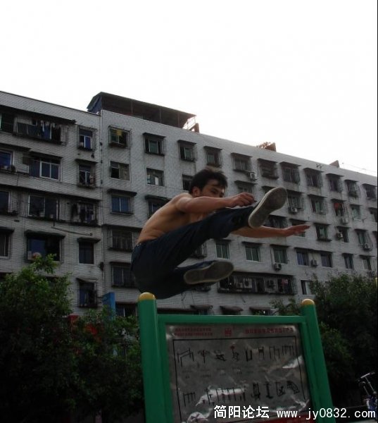据说这样跳瘦得快.jpg