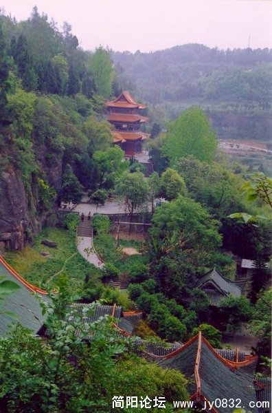 状元洞侧景.jpg