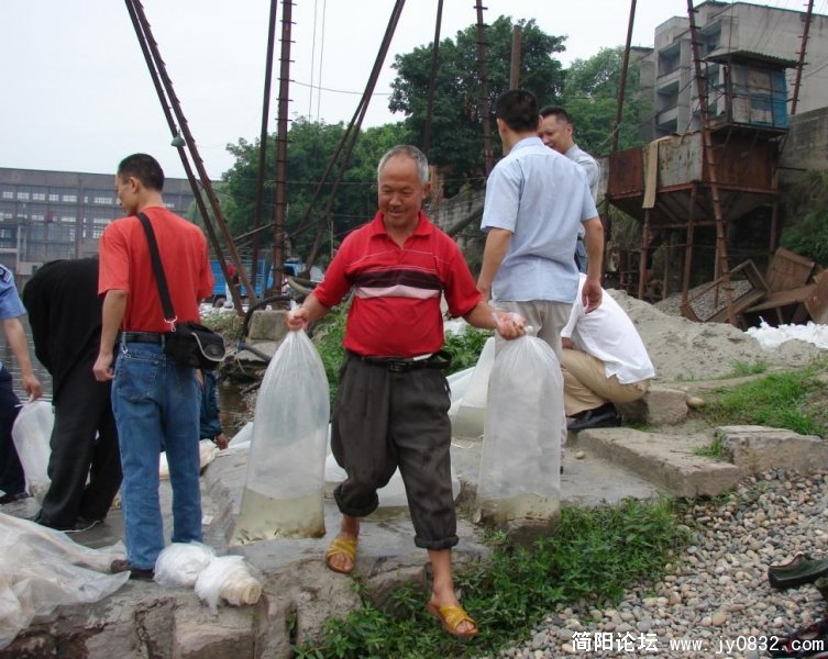 憨厚的大爷.jpg