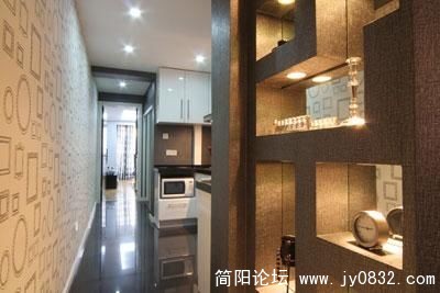 小贴士：整套居室在家具、软装搭配上和设计风格很协调，除了主人自身品味及对家饰把握到位外，设计师的陪同 ...