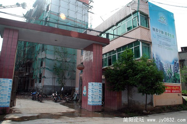 大门(马上改建、装饰).JPG