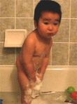 小孩洗澡.gif