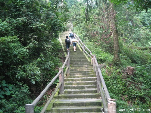 峨眉山照片 095_调整大小.jpg