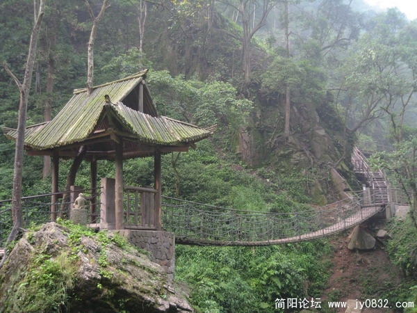 峨眉山照片 073_调整大小.jpg