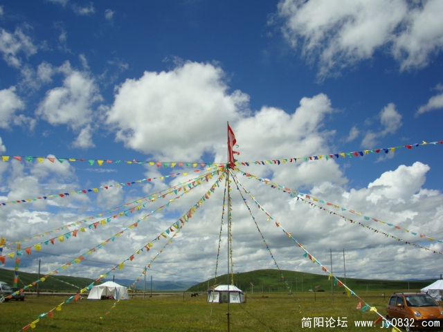 天空突然晴朗起来，阳光也猛烈多了