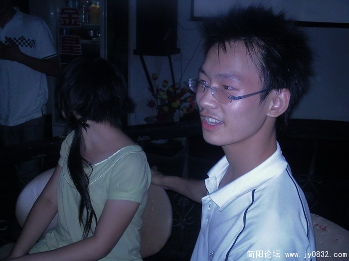 幸福的凯哥.jpg