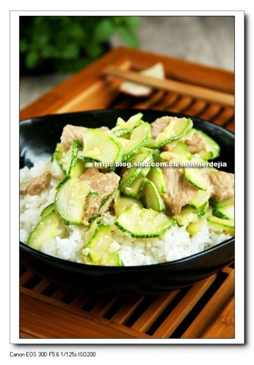 西葫芦炒肉片2.jpg