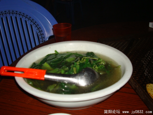 这就是传说中的杂菜汤了，没有油，绝对原生态哈，呵呵