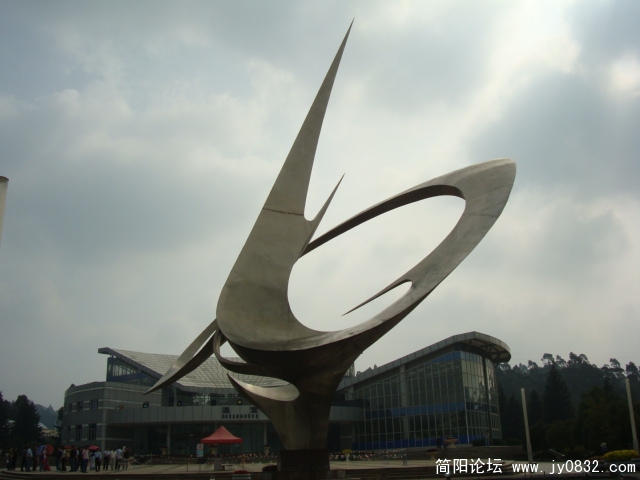 雕塑，满有张力的吧