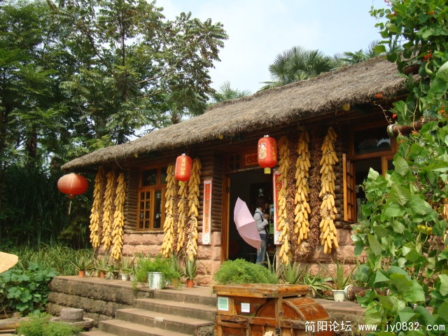 真真假假的茅屋