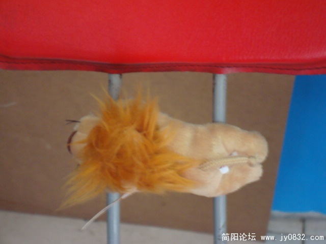 我贴在椅子上试 了试