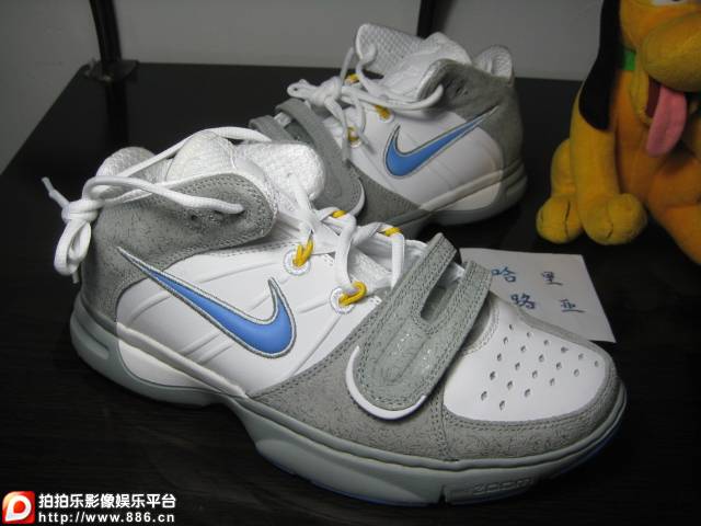 NIKE ZOOM KOBE TRAINER  售价520