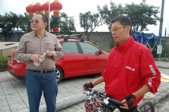 两位简阳籍车友铁环和才叔