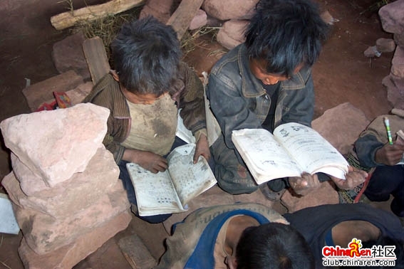 交不起学费的儿童.jpg