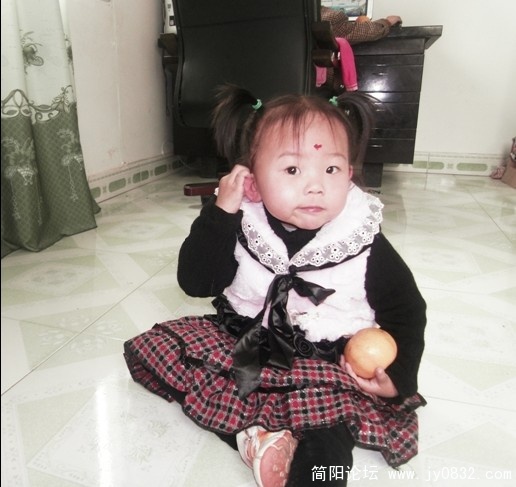 又扯自己的小耳朵