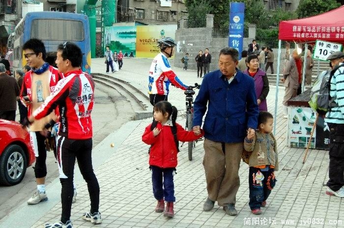 罗明甲和王涛他们专程从养马过来接我们