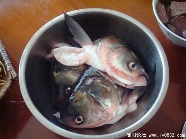 新鲜鱼头