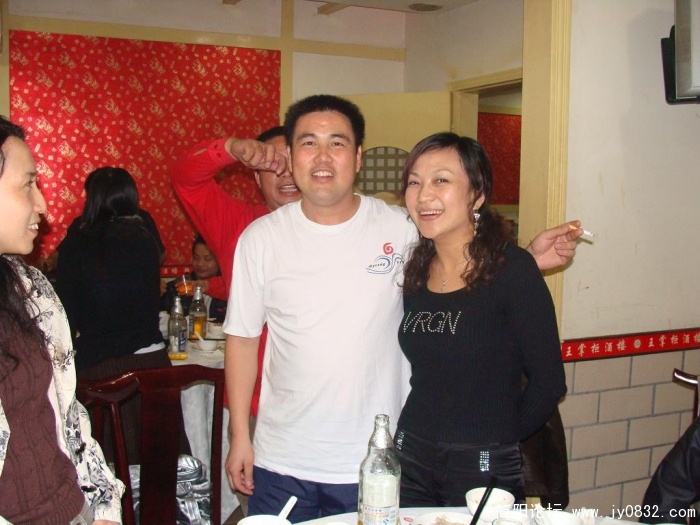 这位美女就是从简阳过来的！