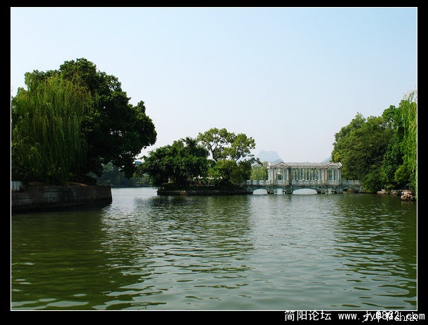 桂林 杉湖水晶桥3.jpg