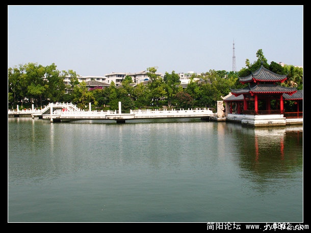 桂林 榕湖七星北斗桥湖心亭.jpg