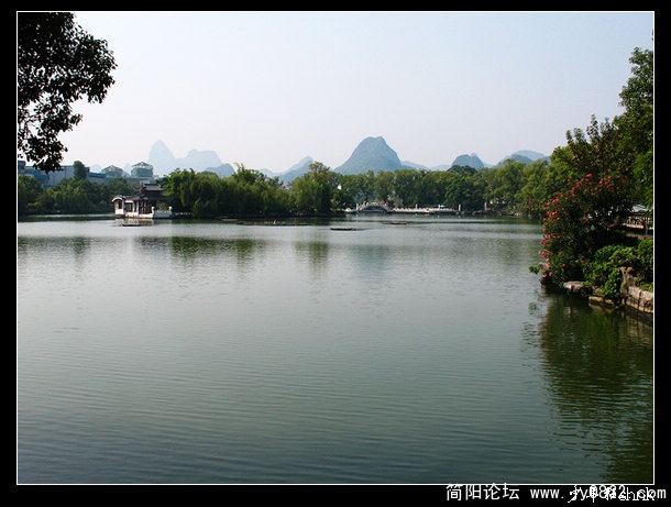 桂林 榕湖.jpg