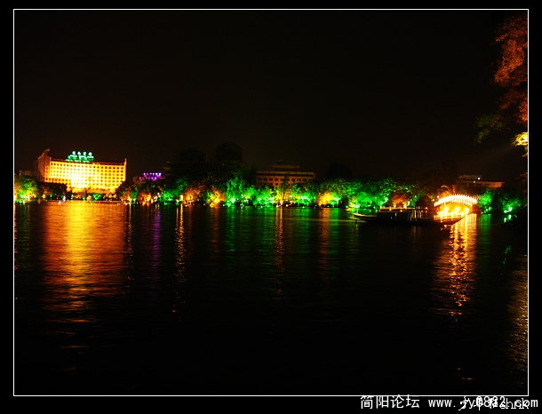 桂林桂湖夜景2.jpg
