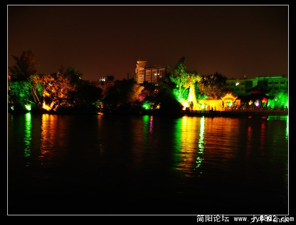 桂林榕湖夜景5.jpg