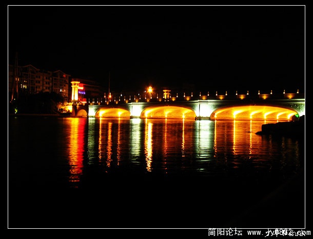 桂林桂湖观漪桥夜景.jpg