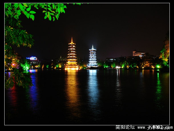 桂林 杉湖日月塔夜景3.jpg