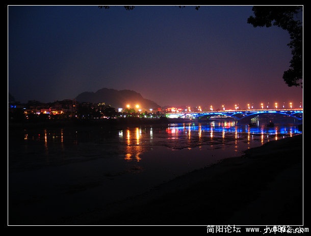桂林解放桥夜景2.jpg