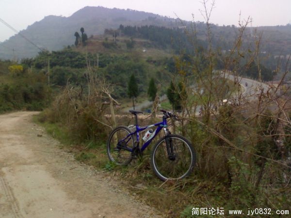 开始进入小路咯！大家跟我来吧！