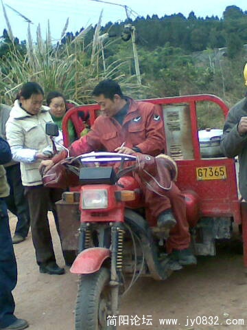 我还是会开摩托车.jpg