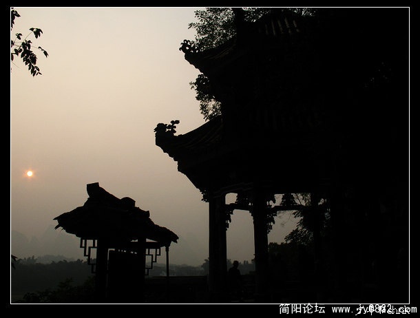 阳朔 旭日迎江.jpg