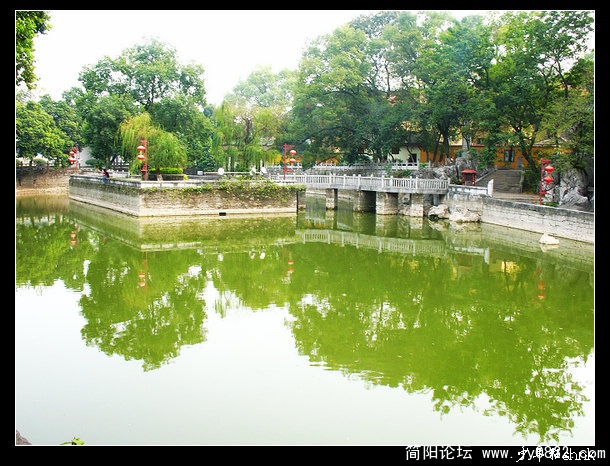 桂林 靖江王府月牙湖.jpg