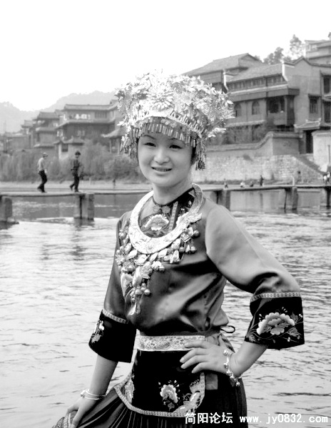 苗家女.jpg