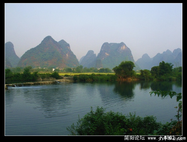 阳朔 遇龙河西岸.jpg