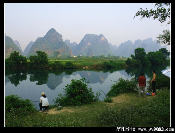 阳朔 享受悠闲.jpg