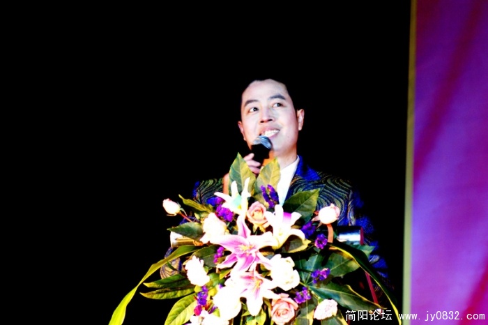 主持人风采 (3).jpg