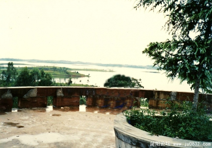 三岔湖月亮岛.jpg