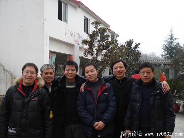 sky007，无言，疯猪，不是成都人,披着狼皮的羊，天马行空