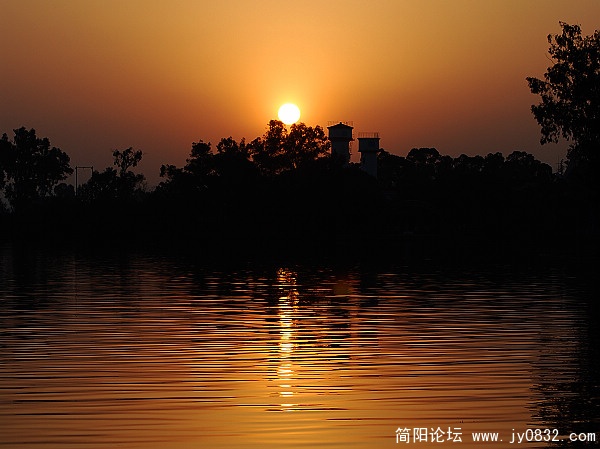 夕阳下的桃花岛..jpg