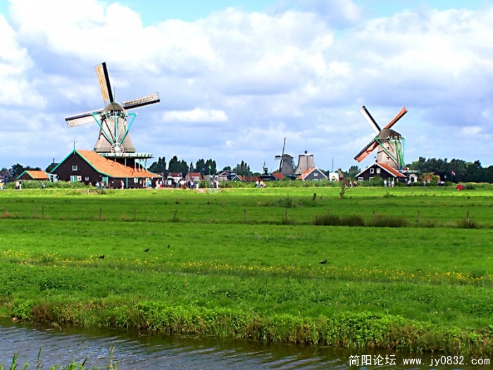 12023839_5514213.jpg