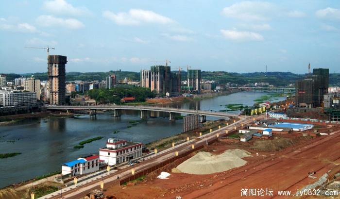 城东熬山看简城