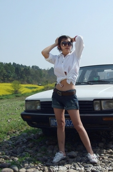 美女与车.jpg