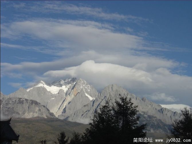 云南雪山.jpg