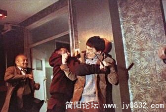 成龙在《新宿事件》里既不搞笑也没有功夫。.jpg