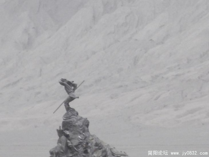 风沙中的孙大圣