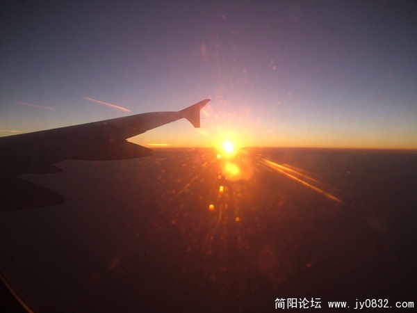 飞机上看落日.jpg
