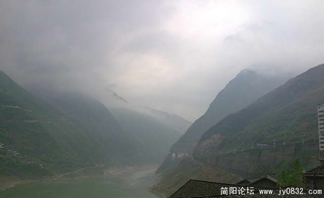 乌江沿岸