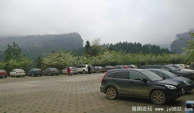 景区入口停车场